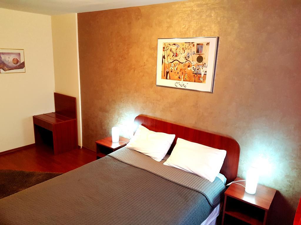 Hotel Mic Bucharest Luaran gambar